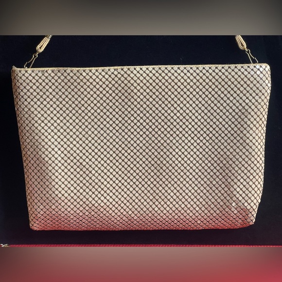 Handbags - Vintage Whiting & Davis evening bag